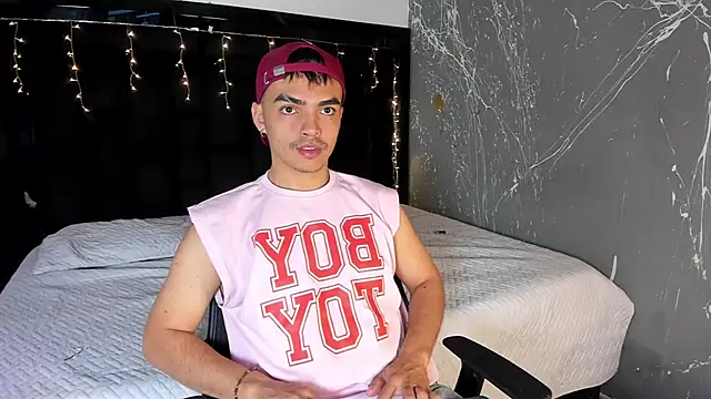 NicoKingg  online show from 12/04/25, 04:11