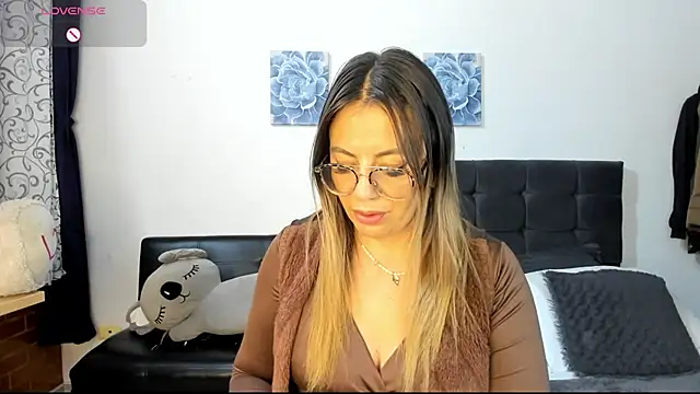 ariannawil online show from 02/12/26, 12:27