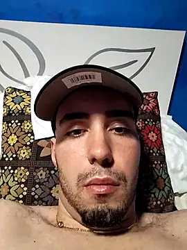 Snapshot of adrihgz chatting on 11/07/25, 06:08 adrihgz online show from 11/07/25, 06:08