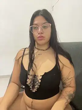 Snapshot of amazonaa9 chatting on 04/02/26, 02:53 amazonaa9 online show from 04/02/26, 02:53