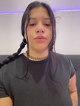 Snapshot of amazonaa9 chatting on 04/11/26, 01:15 amazonaa9 online show from 04/11/26, 01:15