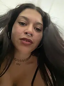 Snapshot of amazonaa9 chatting on 04/20/26, 01:08 amazonaa9 online show from 04/20/26, 01:08