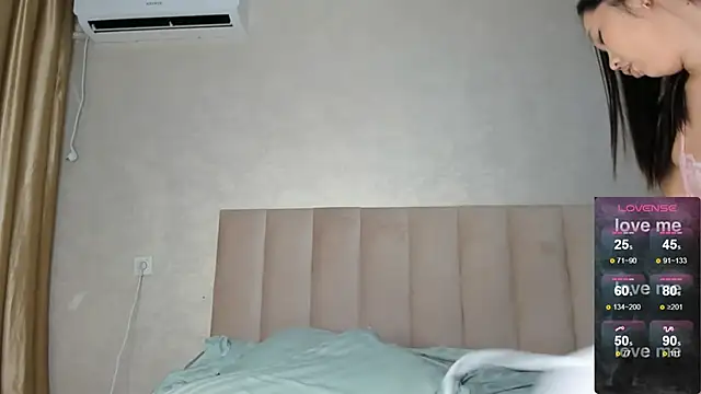 Snapshot of kimsoyeonn chatting on 11/18/25, 10:03 kimsoyeonn online show from 11/18/25, 10:03