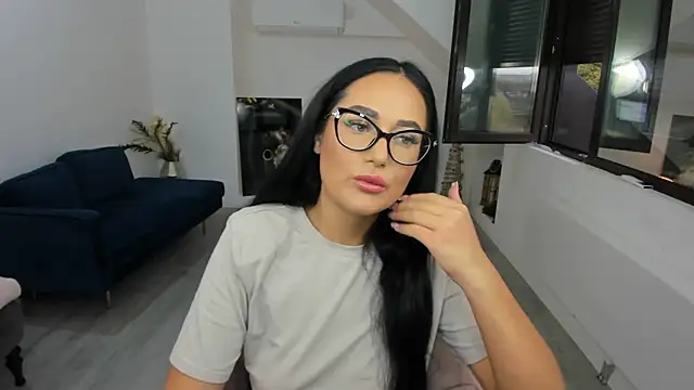 AnyaEvy online show from 11/12/25, 05:30