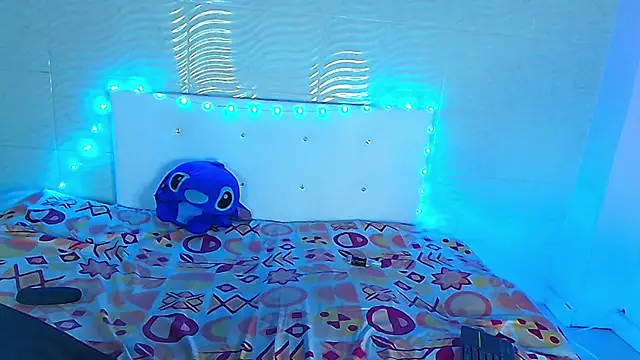 Snapshot of CurlyAliccia_ chatting on 11/14/25, 11:46 CurlyAliccia online show from 11/14/25, 11:46