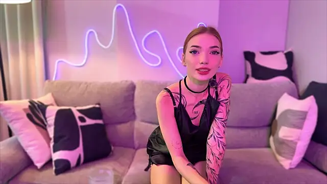 Snapshot of LinaaVelle chatting on 03/23/26, 12:36 LinaaVelle online show from 03/23/26, 12:36