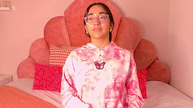 NicoletCherry   online show from 11/13/25, 07:46