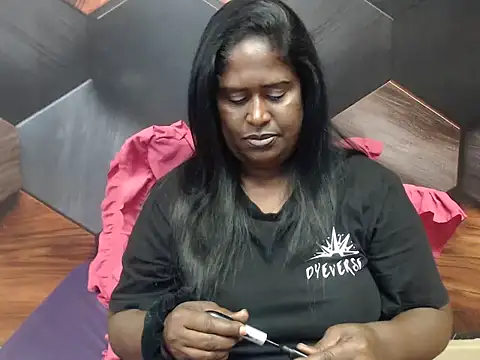 Snapshot of IndianDeluxe chatting on 11/08/25, 05:01 IndianDeluxe online show from 11/08/25, 05:01