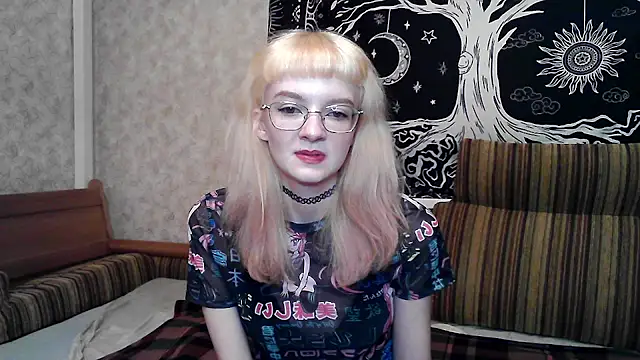 Snapshot of LixLee chatting on 11/13/25, 09:25 LixLee online show from 11/13/25, 09:25