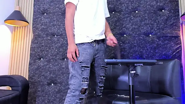 Tommy bigcock19 online show from 11/09/25, 09:24