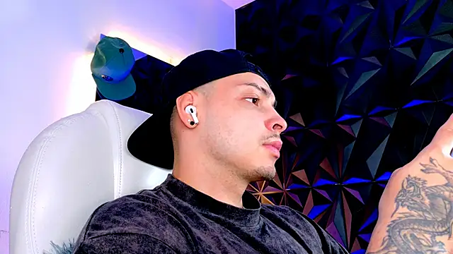 Maxwell Dupont online show from 12/02/25, 09:10