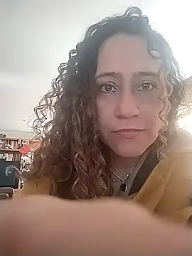 Snapshot of MystiKa_17 chatting on 11/08/25, 03:12 MystiKa 17 online show from 11/08/25, 03:12