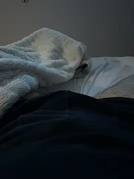 Snapshot of loukas777 chatting on 11/08/25, 11:47 loukas777 online show from 11/08/25, 11:47