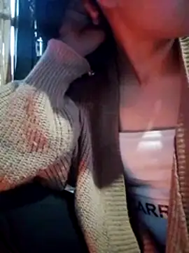 Snapshot of Yumiik2kk chatting on 11/16/25, 11:21 Yumiik2kk online show from 11/16/25, 11:21