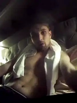 Snapshot of Riccgabr chatting on 03/11/26, 01:22 Riccgabr online show from 03/11/26, 01:22