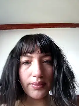 Snapshot of Luna_juicy chatting on 12/01/25, 03:50 Luna juicy online show from 12/01/25, 03:50