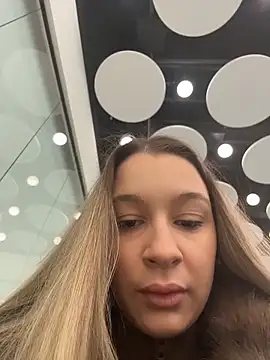 SashaCatt online show from 11/26/25, 07:42