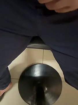 Snapshot of Cubuzinu chatting on 12/22/25, 08:55 Cubuzinu online show from 12/22/25, 08:55