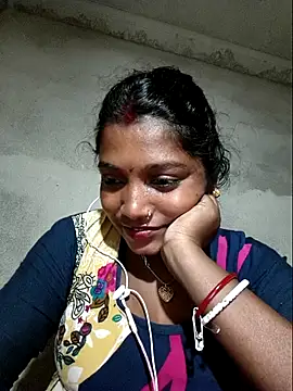 Snapshot of vipmonalisha chatting on 11/19/25, 02:28 vipmonalisha online show from 11/19/25, 02:28