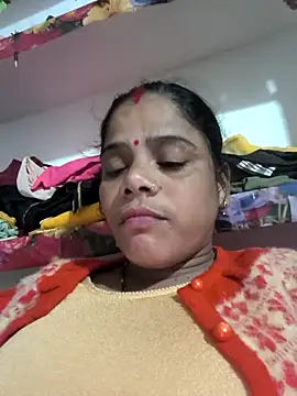 Snapshot of Hot_suini chatting on 12/17/25, 07:58 Hot suini online show from 12/17/25, 07:58