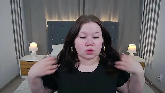 EvaNova  online show from 12/14/25, 04:18