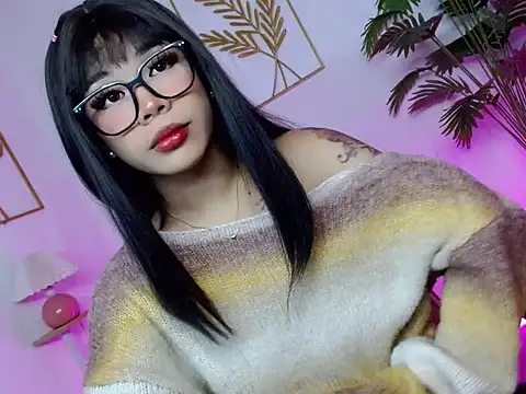 slutty lauraxxx online show from 04/11/26, 03:55