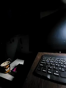 Snapshot of Saddamzaid1985 chatting on 04/14/26, 09:32 Saddamzaid1985 online show from 04/14/26, 09:32