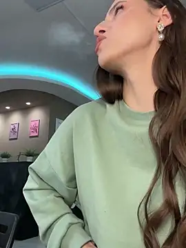 yourselenaa online show from 12/20/25, 02:13