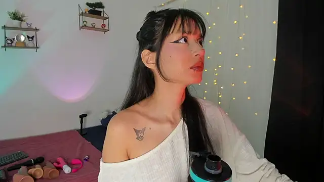 Tamara Aluna  online show from 07/30/26, 06:18