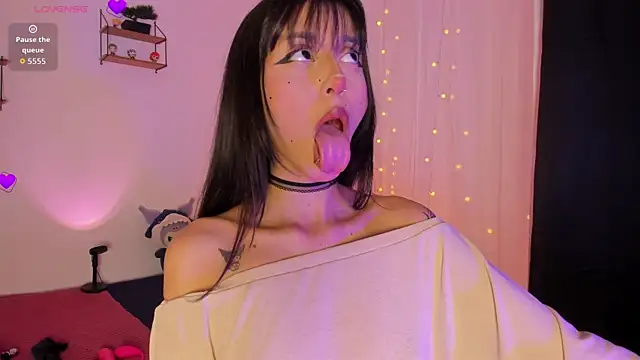 Tamara Aluna  online show from 08/02/26, 02:15