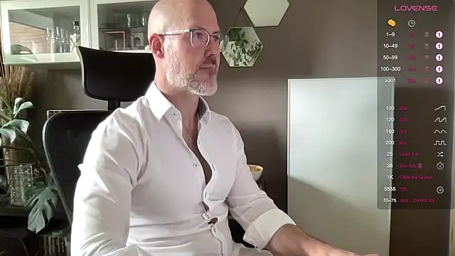 Snapshot of the_new_fit_rubinho chatting on 03/26/26, 09:37 the new fit rubinho online show from 03/26/26, 09:37