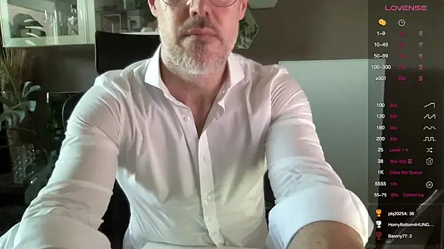 Snapshot of the_new_fit_rubinho chatting on 04/09/26, 06:19 the new fit rubinho online show from 04/09/26, 06:19