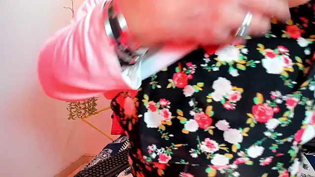 Victoriaa Anderson online show from 12/18/25, 11:00