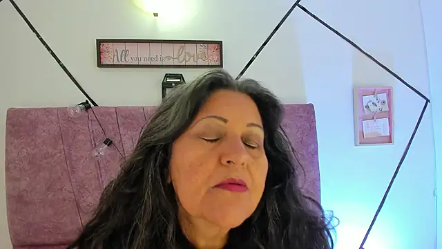 Victoriaa Anderson online show from 02/03/26, 09:09