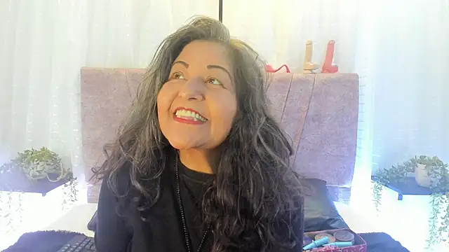 Victoriaa Anderson online show from 04/06/26, 01:45