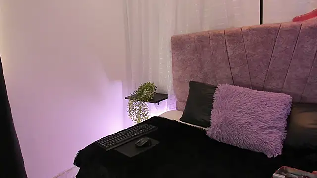 Victoriaa Anderson online show from 04/11/26, 01:04