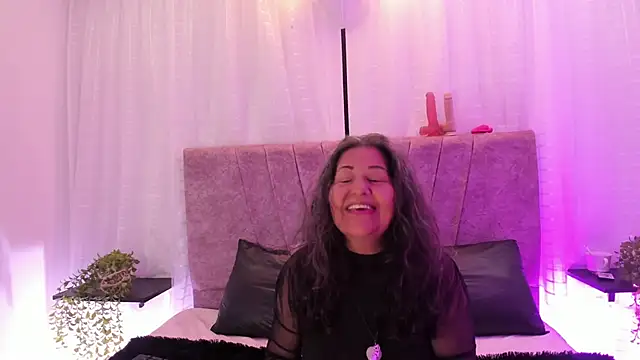 Victoriaa Anderson online show from 05/08/26, 07:52