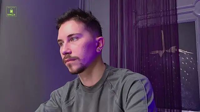 IskellaEvans online show from 11/17/25, 08:14