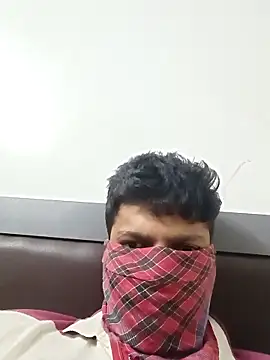 Snapshot of boy_king_357 chatting on 11/08/25, 06:29 boy king 357 online show from 11/08/25, 06:29