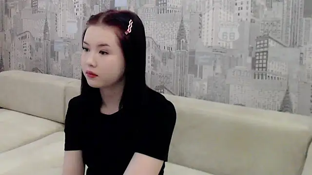 Snapshot of RadyBoonmee chatting on 12/19/25, 08:32 RadyBoonmee online show from 12/19/25, 08:32