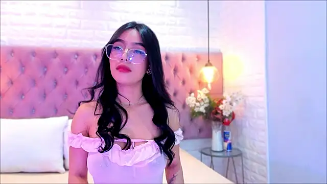 Snapshot of miel_18 chatting on 02/28/26, 03:29 miel 18 online show from 02/28/26, 03:29