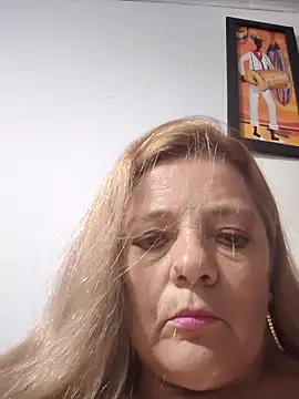 Snapshot of karlaanqui1 chatting on 04/17/26, 10:35 karlaanqui1 online show from 04/17/26, 10:35