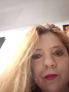 karlaanqui1 online show from 05/08/26, 10:53