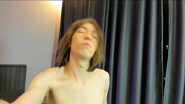 Snapshot of kr1sfemboy chatting on 02/18/26, 04:14 kr1sfemboy online show from 02/18/26, 04:14