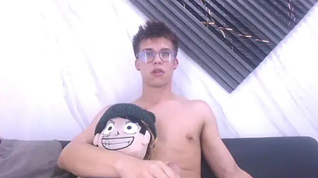 Snapshot of Liam_York_ chatting on 03/05/26, 02:29 Liam York online show from 03/05/26, 02:29