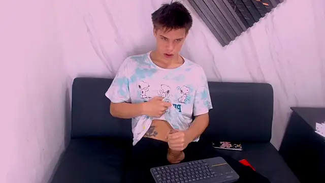 Snapshot of Liam_York_ chatting on 03/30/26, 08:26 Liam York online show from 03/30/26, 08:26