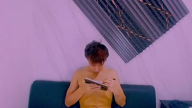 Snapshot of Liam_York_ chatting on 04/15/26, 04:36 Liam York online show from 04/15/26, 04:36