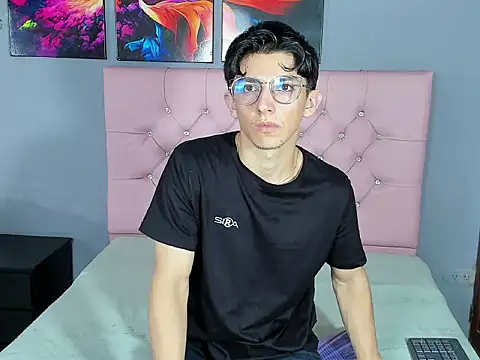 ElanGiraldo online show from 01/10/26, 10:58