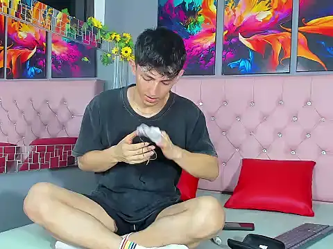 ElanGiraldo online show from 02/06/26, 12:15