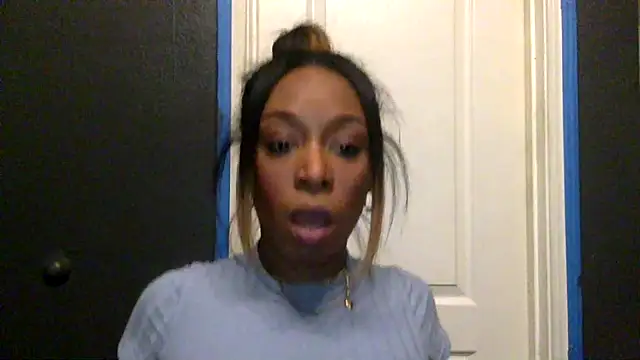 Snapshot of 0shunsquirts chatting on 12/13/25, 10:15 0shunsquirts online show from 12/13/25, 10:15